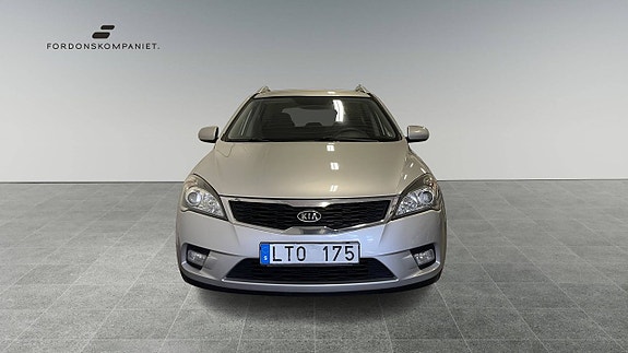 Kia Ceed 2 of 5