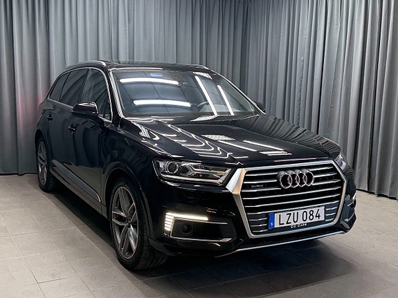 Audi Q7 4 of 5