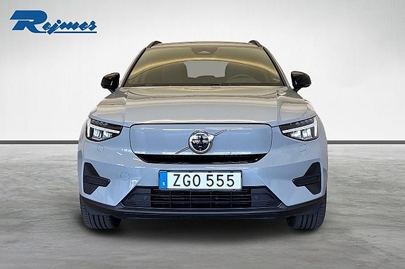 Volvo EX40 4 of 22