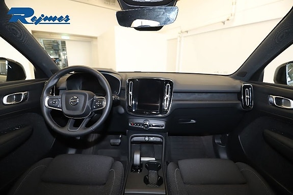 Volvo EX40 7 of 22