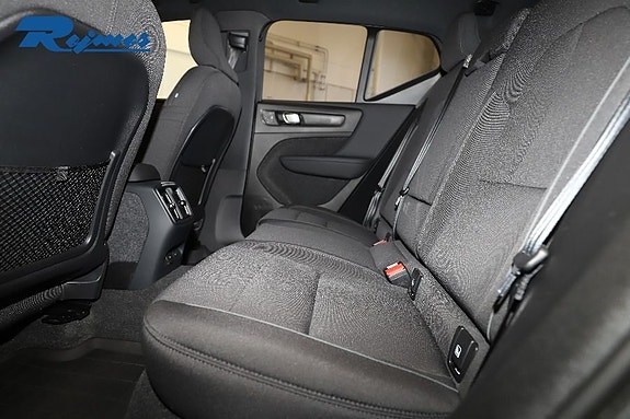 Volvo EX40 9 of 22