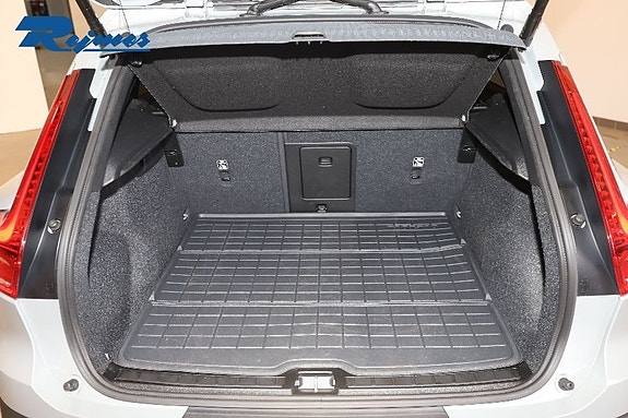 Volvo EX40 14 of 22