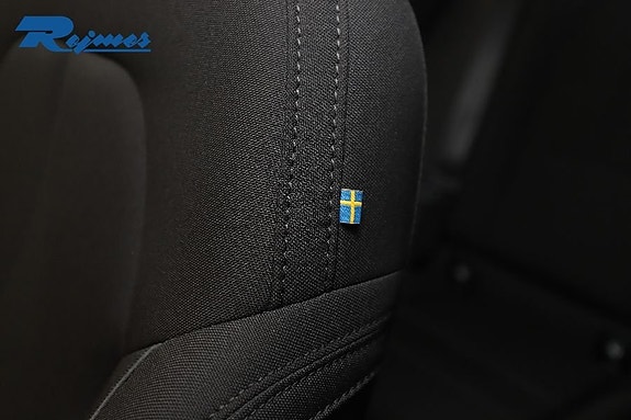 Volvo EX40 16 of 22