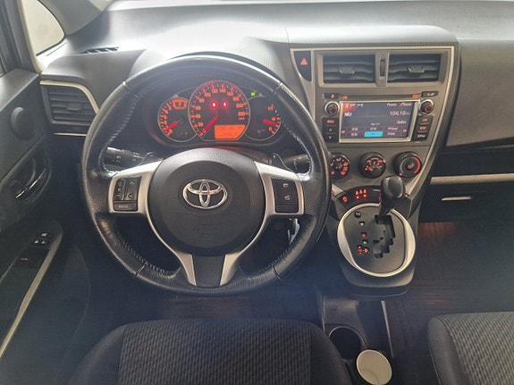 Toyota Verso-S 6 of 15