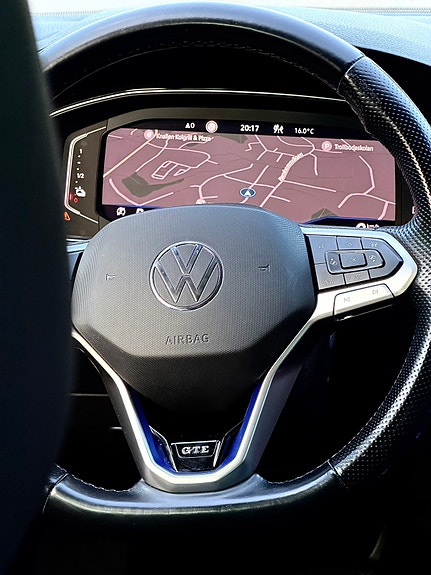 Volkswagen Passat 4 of 8