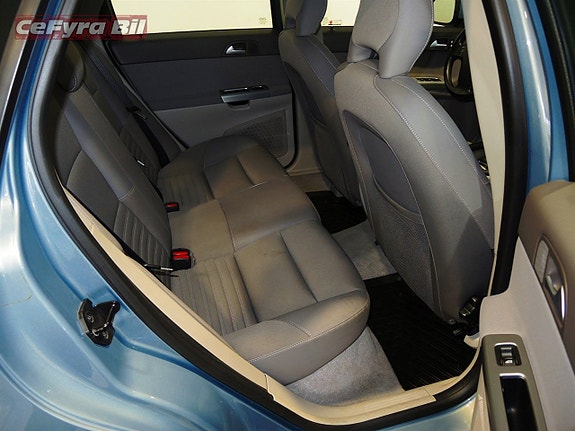 Volvo V50 12 of 15