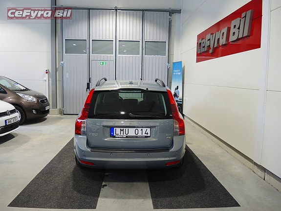 Volvo V50 5 of 15