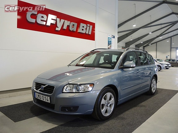 Volvo V50 3 of 15