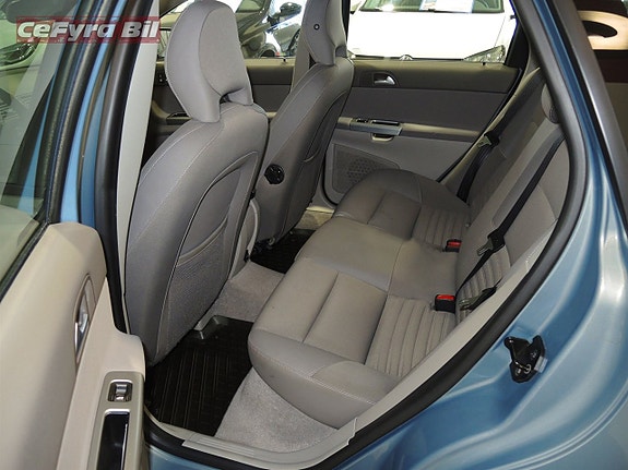 Volvo V50 13 of 15