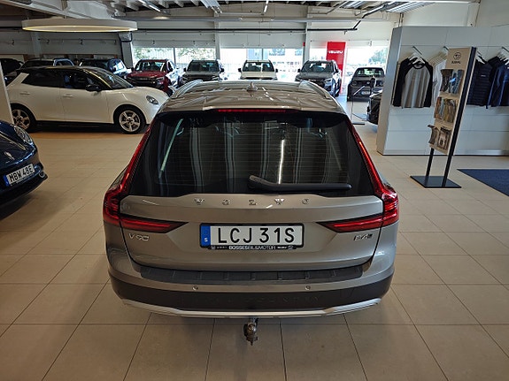 Volvo V90 Cross Country 5 of 5
