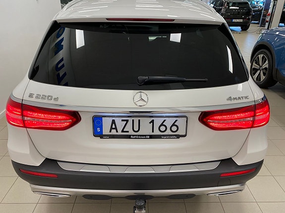 Mercedes-Benz E220 8 of 20