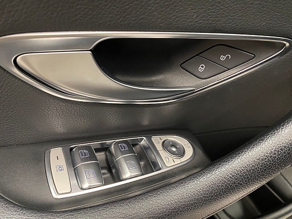 Mercedes-Benz E220 15 of 20