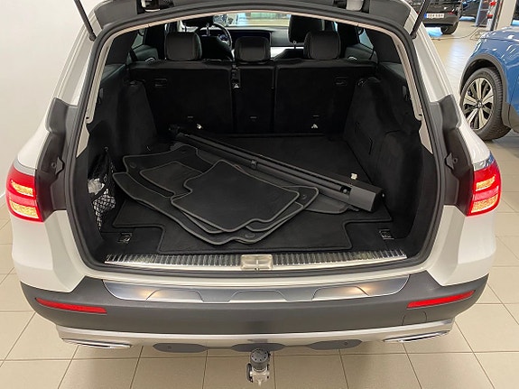 Mercedes-Benz E220 9 of 20