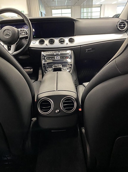 Mercedes-Benz E220 12 of 20