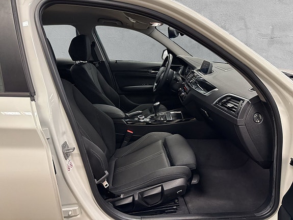 BMW 118d 12 of 25