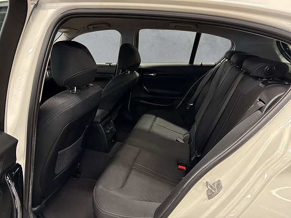 BMW 118d 13 of 25