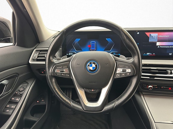 BMW 330e 14 of 30