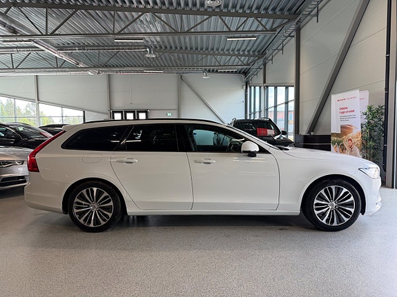Volvo V90 2 of 20
