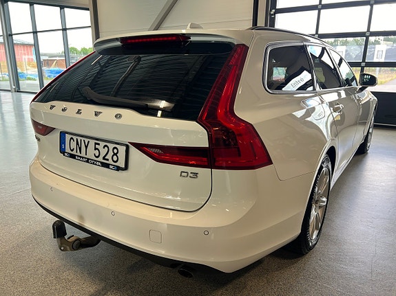 Volvo V90 3 of 5