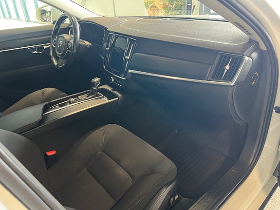 Volvo V90 10 of 20