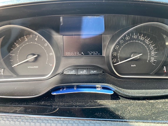 Peugeot 2008 9 of 15