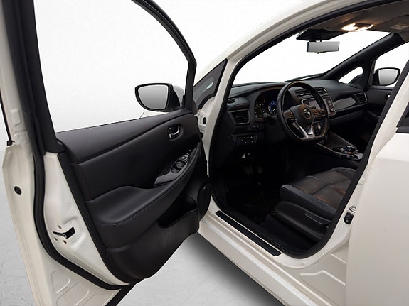 Nissan Leaf 10 of 30