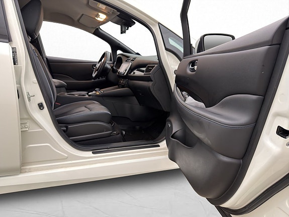 Nissan Leaf 21 of 30