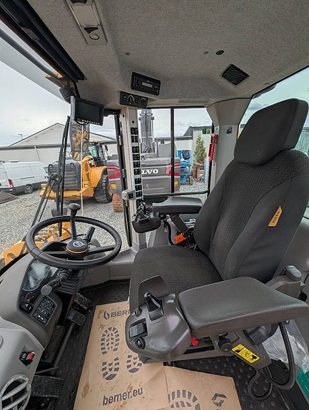 Volvo L 90 H 4 of 13