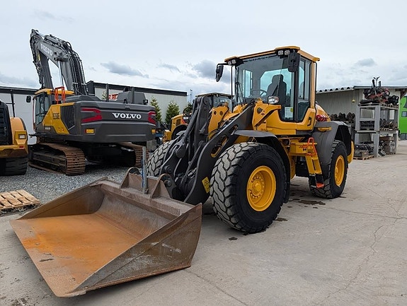 Volvo L 90 H 2 of 13