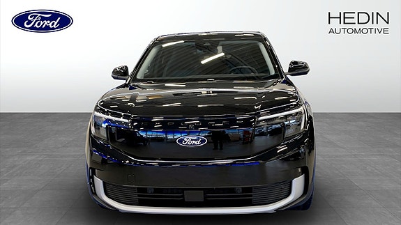 Ford Explorer 8 of 9