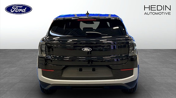 Ford Explorer 7 of 9