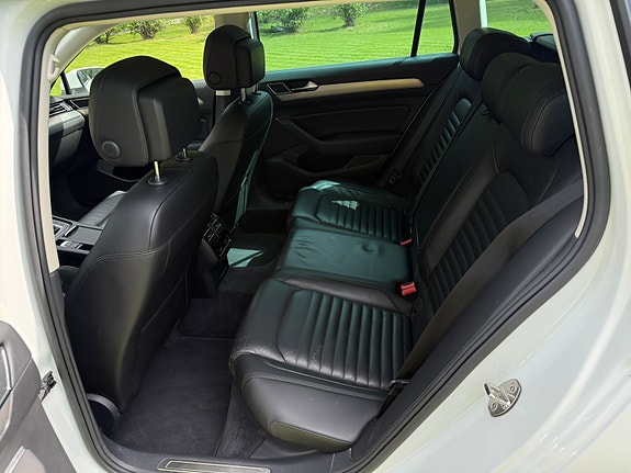Volkswagen Passat 5 of 5