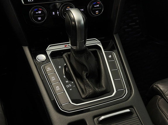 Volkswagen Passat 12 of 22