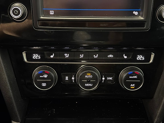 Volkswagen Passat 15 of 22
