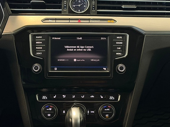 Volkswagen Passat 11 of 22