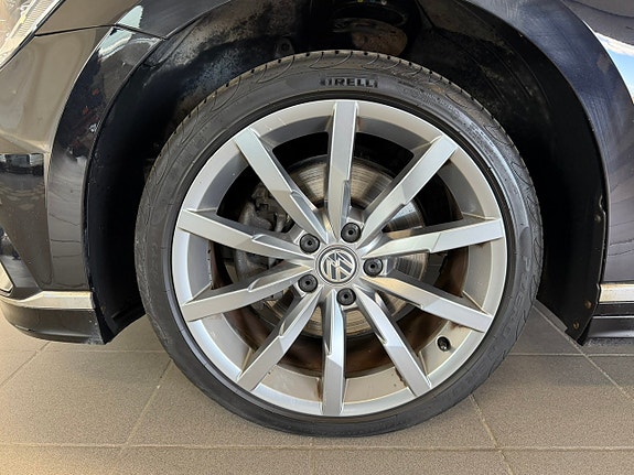 Volkswagen Passat 20 of 22
