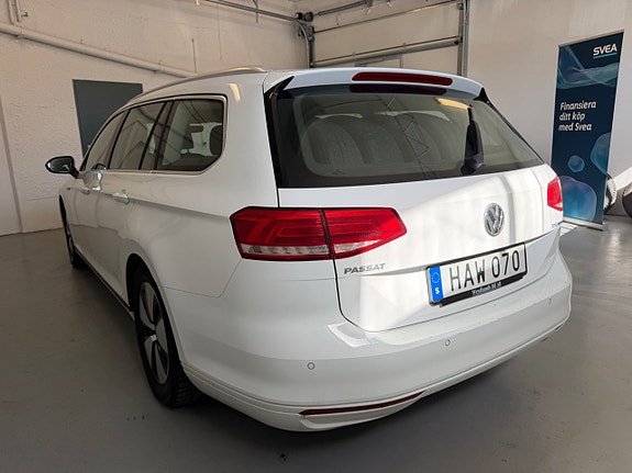 Volkswagen Passat 3 of 5