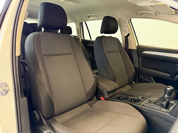 Volkswagen Passat 7 of 13