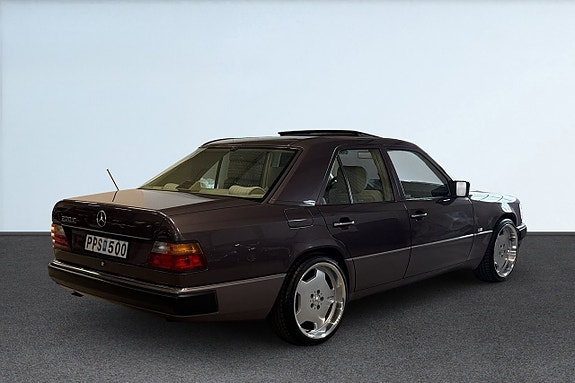 Mercedes-Benz 200 5 of 5