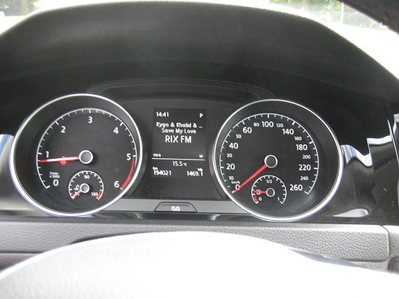 Volkswagen Golf VII 10 of 19