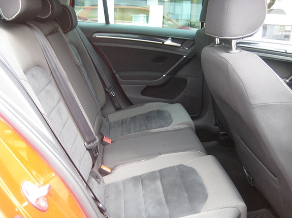 Volkswagen Golf VII 7 of 19