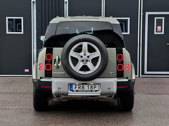 Land Rover Defender 110 5 of 23