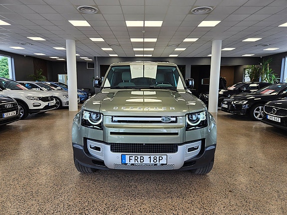 Land Rover Defender 110 2 of 29
