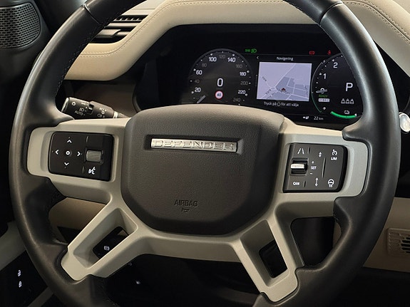 Land Rover Defender 110 17 of 29