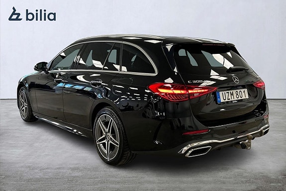 Mercedes-Benz C300 4 of 5