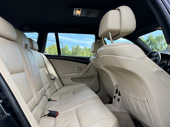 BMW 523i 9 of 22