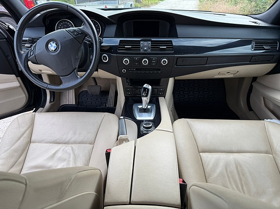 BMW 523i 11 of 22