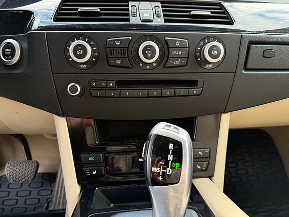 BMW 523i 16 of 22