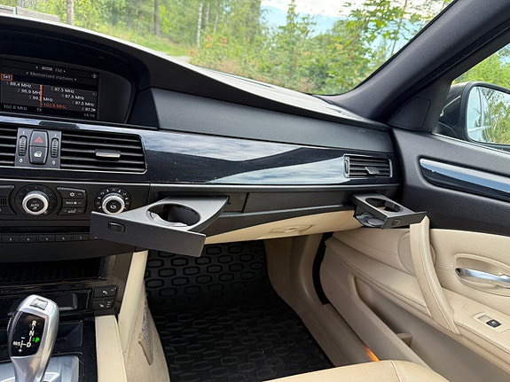 BMW 523i 17 of 22