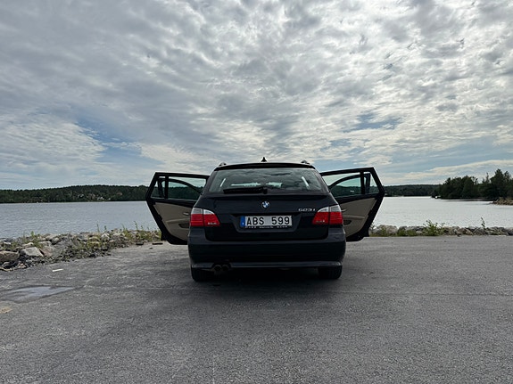 BMW 523i 5 of 5